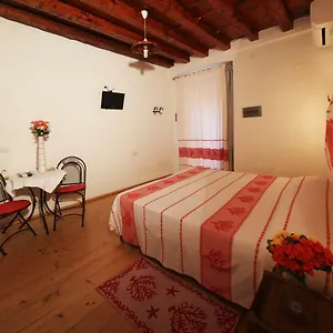 Note Sulla Piazza 3*, Cagliari Italia